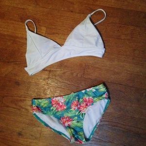 floral+white two piece🌸